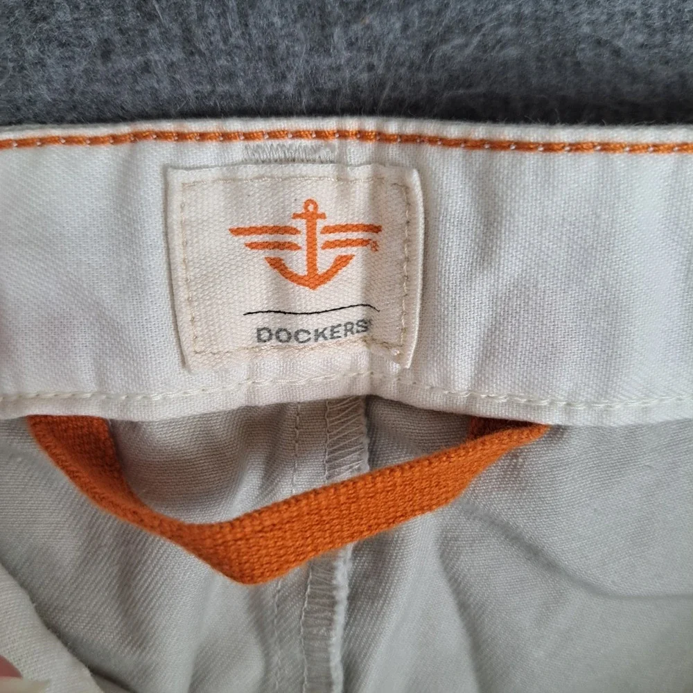 Dockers Shorts Perfect Short Big Tall Pleated Porcelain Khaki Men Size 56 NWT